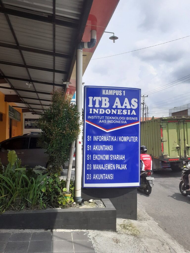 Kampus PTS Solo Terbaik